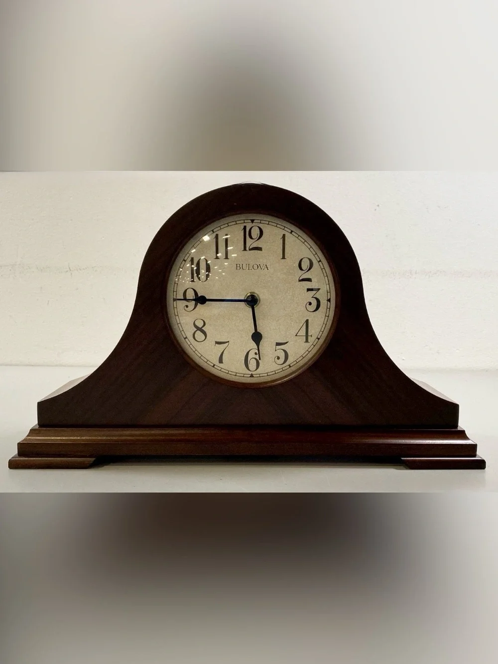 Bulova B1515 Brown Wood Mantel Clock Quartz Analog Triple Chime Westminster